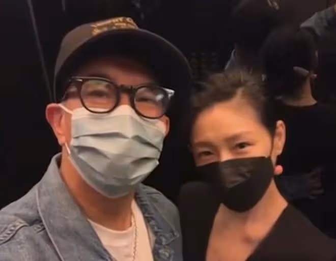具俊曄曬最新電梯照,是大S喜歡的穿衣風格,他瘦了好多