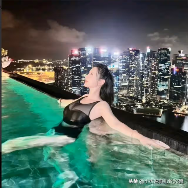 「最美兔女郎」張萌大秀女兒視角,身材優越,與丈夫恩愛如初!