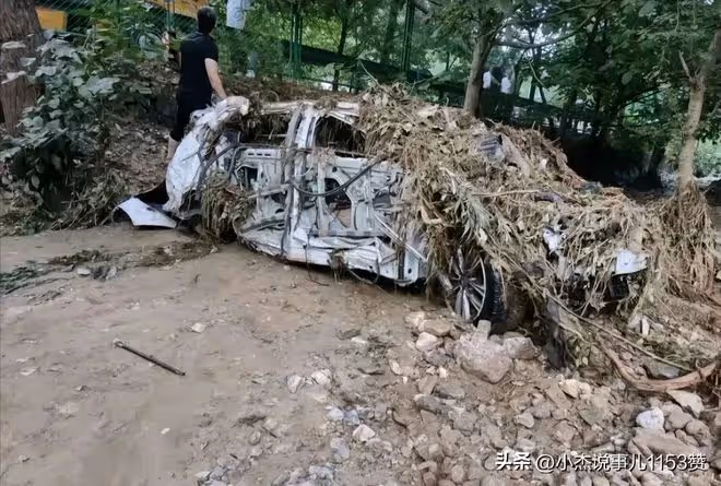 父子不同舟!一家四口遇難,父親剛過完生日,父子三人被衝到河南