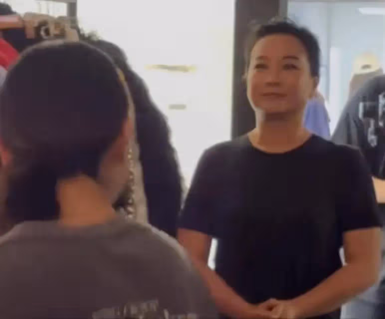 翻拍見到原創!賈玲和《百元之戀》主角相見,熱烈擁抱相見恨晚