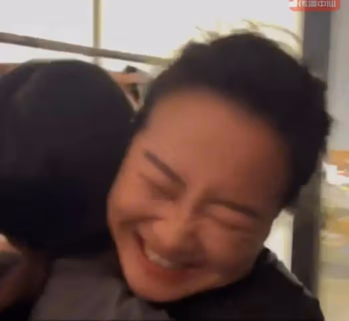 翻拍見到原創!賈玲和《百元之戀》主角相見,熱烈擁抱相見恨晚