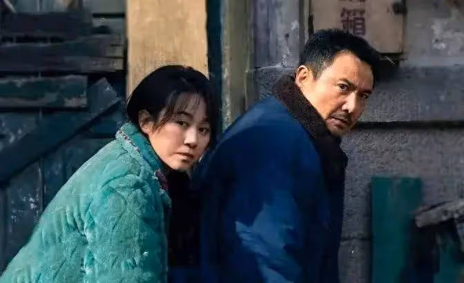 網友偶遇沈騰夫婦外出,王琦身材發福太搶鏡,夫妻真實狀態曝光