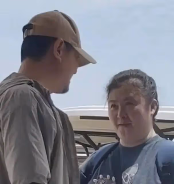 網友偶遇沈騰夫婦外出,王琦身材發福太搶鏡,夫妻真實狀態曝光