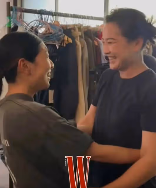賈玲近照曝光,感覺體重有點反彈了,網友:這得有130了吧