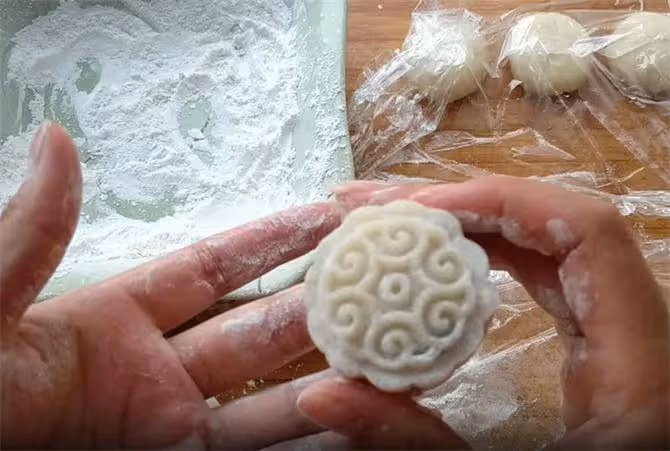 月餅新做法,不用麵粉,不用烤箱,手不沾面,筷子一攪,勁道軟糯