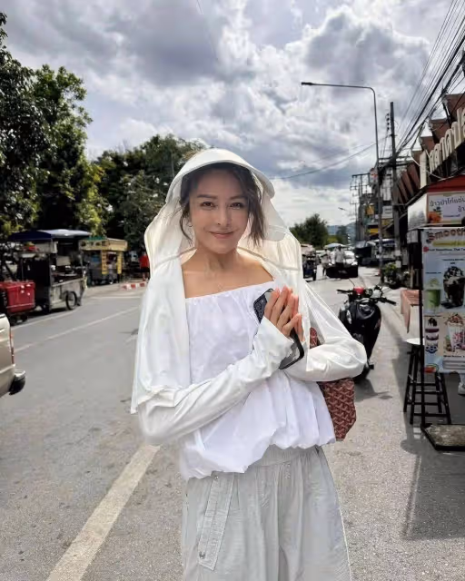 傲人身材令人過目難忘!TVB力捧花旦泰國度假,長相被指似當地人