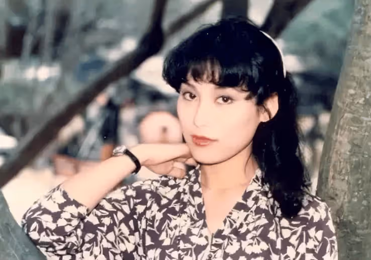 66歲TVB前武打女星曬孫女照,曾演經典角色被觀眾批評顏值不夠,被稱為「女版成龍」
