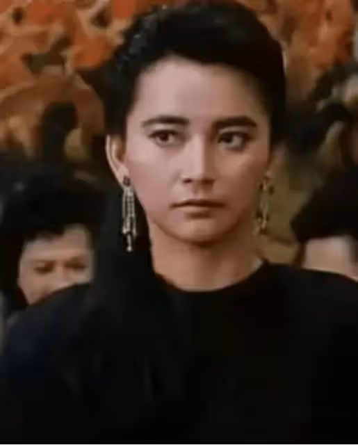 香港知名女星前夫橫死,丈夫曾入獄,女兒被嘲唐氏兒,曾遭受校園霸凌躲廁所吃飯
