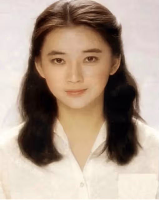 香港知名女星前夫橫死,丈夫曾入獄,女兒被嘲唐氏兒,曾遭受校園霸凌躲廁所吃飯