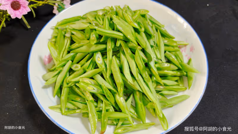豆角原來和它絕配,三伏天吃准沒錯!大火炒才夠味,一口驚艷味蕾、下飯力十足