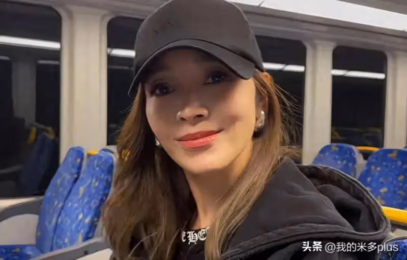 侯佩岑帶娃雪梨旅行，與6歲小兒子親吻母愛爆棚，大兒子身高優越