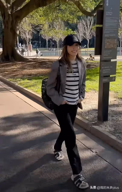 侯佩岑帶娃雪梨旅行，與6歲小兒子親吻母愛爆棚，大兒子身高優越