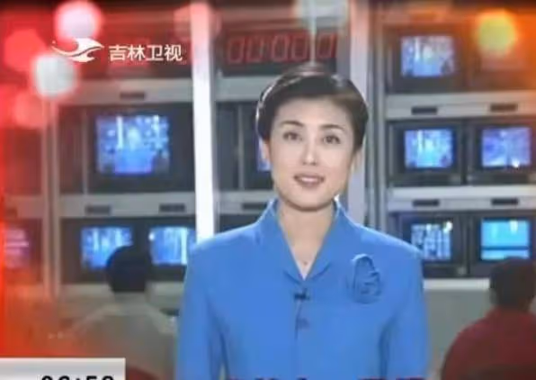 央視美女主持人李紅:14歲輟學,18歲差點嫁人,今44歲風采依舊
