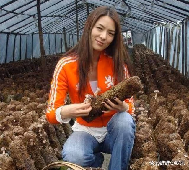 她是「中國第一美人」,被渣男拋棄後回農村種地,如今身價10億