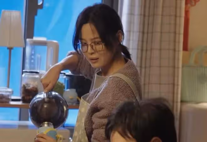 《逆行人生》:衝著徐崢辛芷蕾去的,我卻被這位「星二代」驚艷了