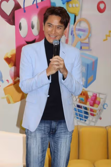 TVB視帝坐高鐵被女粉絲「跟蹤」40分鐘!下站後才敢確認拍合照