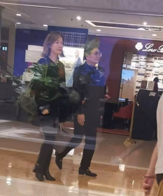 43歲TVB女星再爆與另一成熟男逛街!疑離過婚女兒曾亮相央視節目