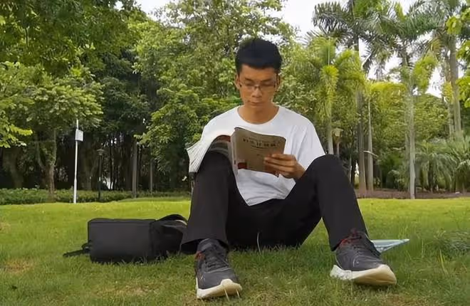 唐尚珺被騙復讀一年?孫老師引發質疑,他可能會再次繼續復讀
