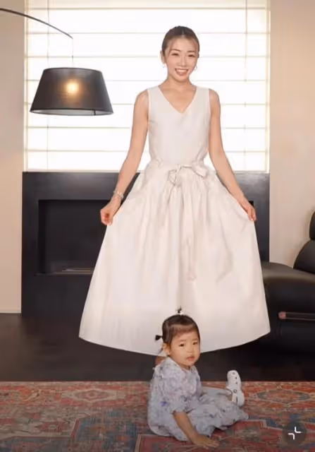 程曉玥曬與女兒合照,胖豆抱著媽媽笑彎了眼,吳千語被萌化了