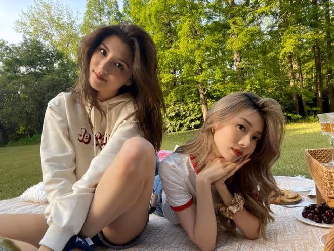 程曉玥曬與女兒合照,胖豆抱著媽媽笑彎了眼,吳千語被萌化了