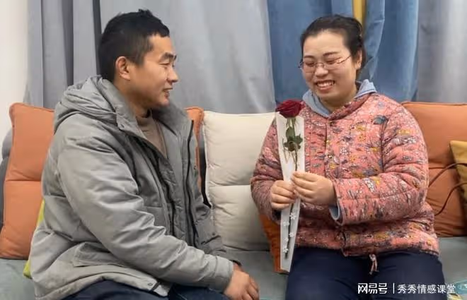 女同事說在我家暫住，結果賴著不走，我試探她，沒想到她說喜歡我