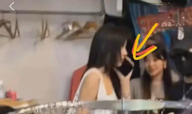 汪峰父女日本度假,18歲小蘋果長漂亮被店員偷瞄,二女兒疑露面