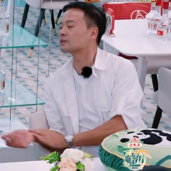 《中餐廳8》:分房事件虞書欣機靈,黃曉明上熱搜了