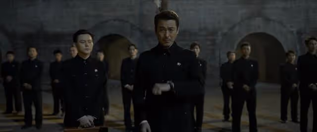 《孤城迷戰》結局:鬼子假死,覃都不知CP配對成功有多重要