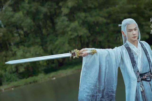 《少年白馬醉春風》前傳:李長生的愛情,始於一次不經意的邂逅
