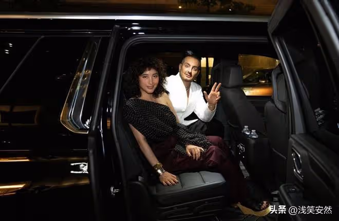 何超儀紐約偶遇謝霆鋒,合照私人醫生也在場,高大有型不輸謝霆鋒