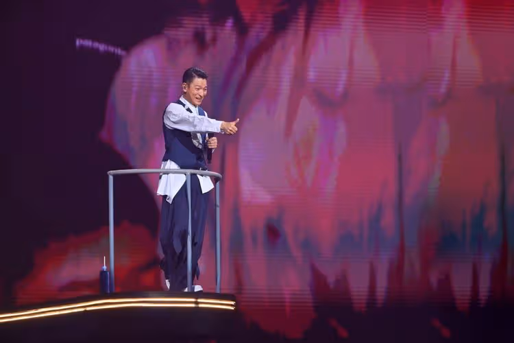 劉德華巡演升降舞台一角被壓碎　他先走一步逃過一劫