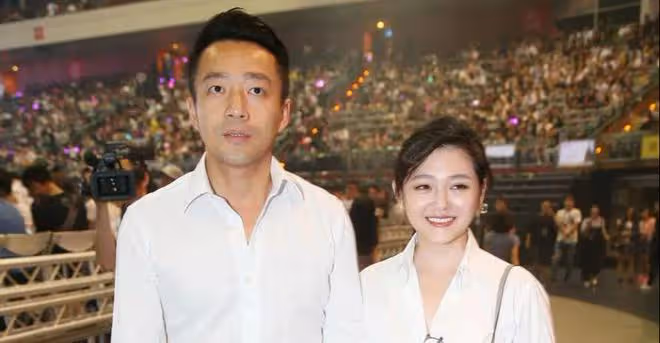 曝張蘭患白癜風!不想拖累兒子跑國外治病,脖子胸前嚴重症狀蔓延