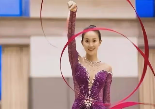 體操女王張豆豆:因挺胸照爆火,堅持不進娛樂圈,與孫楊大秀恩愛