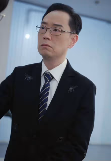 TVB前男星邵傳勇近況曝光!瘦到兩頰凹陷被質疑患病,繼女已出道