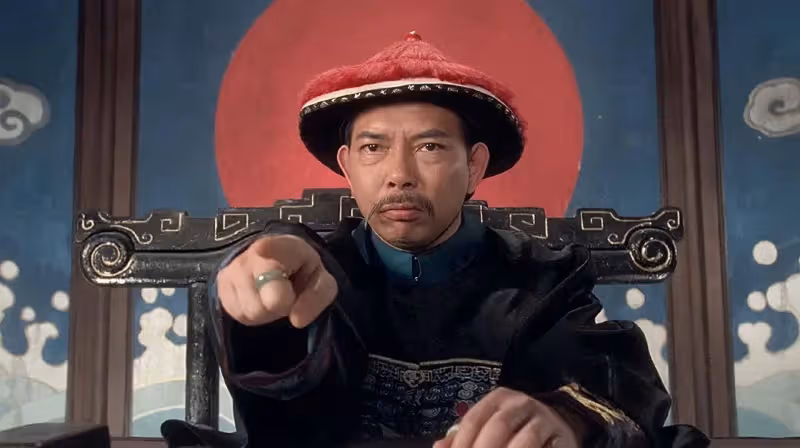 黃一飛82歲生日罕見露面，長胖50斤變滄桑，戴鴿子蛋大翡翠戒指