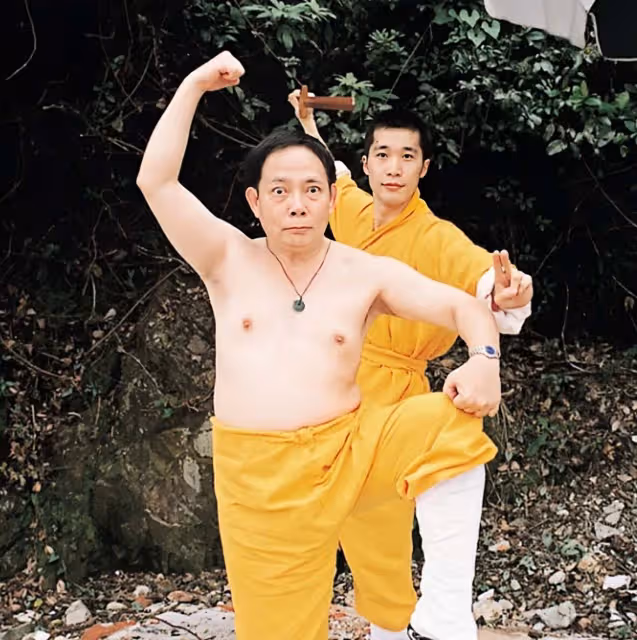 黃一飛82歲生日罕見露面,長胖50斤變滄桑,戴鴿子蛋大翡翠戒指
