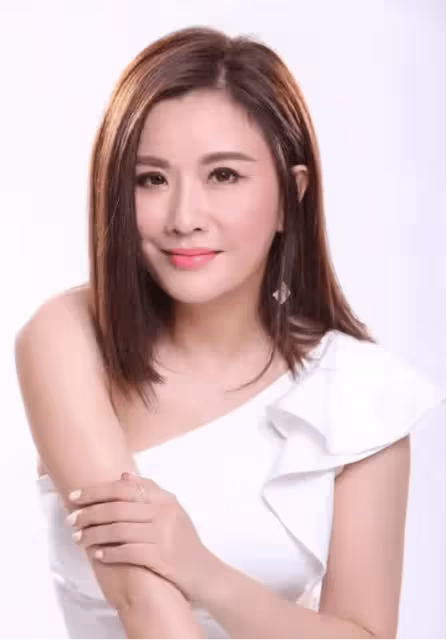 TVB前知名女星近照被網友懷疑懷孕,自曝單身超十年,如今內地帶貨風聲水起