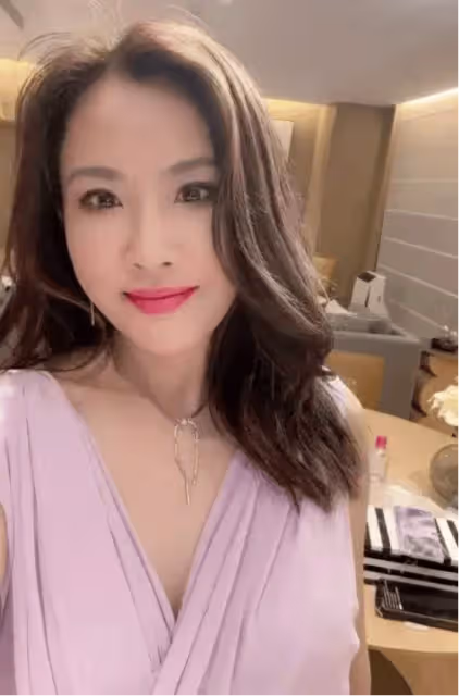TVB前知名女星近照被網友懷疑懷孕,自曝單身超十年,如今內地帶貨風聲水起