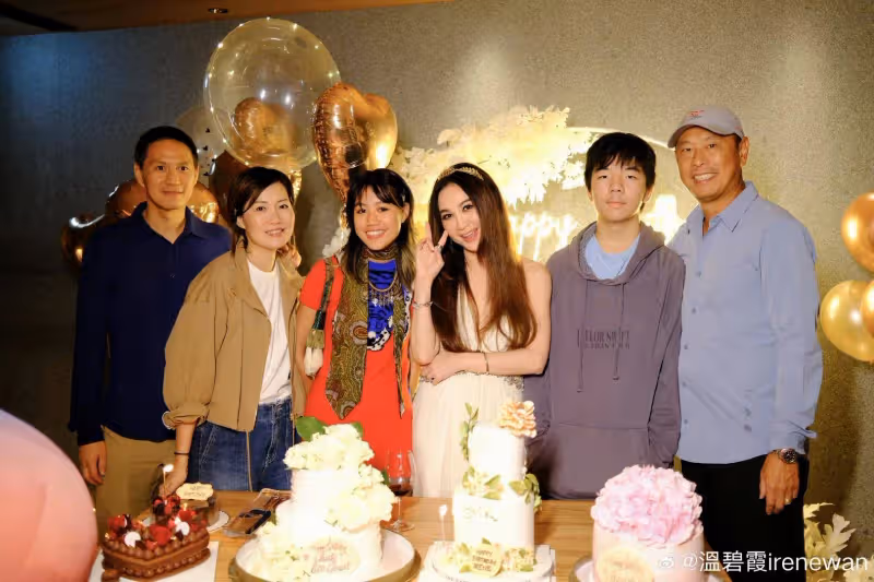 不老女神溫碧霞獲老公驚喜慶生!二人當眾親吻,被指似兩代人