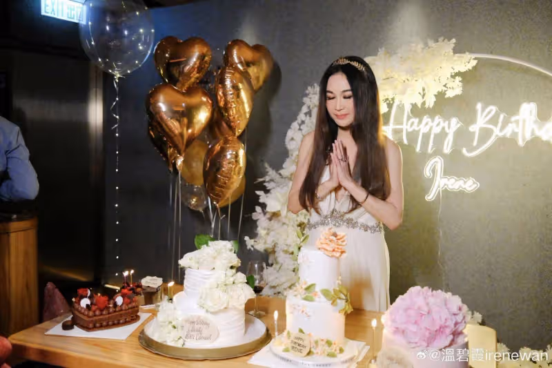 不老女神溫碧霞獲老公驚喜慶生!二人當眾親吻,被指似兩代人