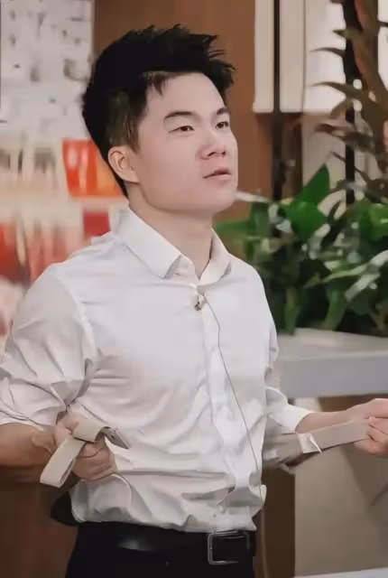 董宇輝7658萬收購與輝同行!當老闆!看完俞敏洪給股東的信,秒懂