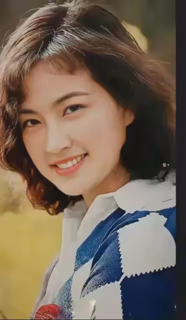 就問你服不服，74歲劉曉慶，再演少女27歲，網友評論炸鍋了