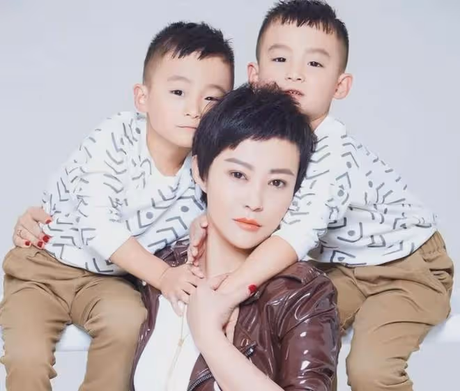離婚15年後,再看李光潔和郝蕾差距,簡直一個天上一個地下