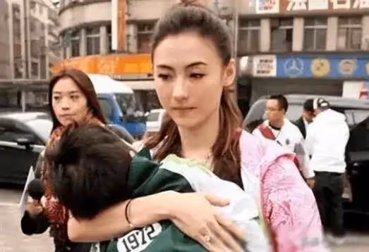 張柏芝的低調與謝霆鋒的狠招:揭秘三胎生父的神秘面紗!