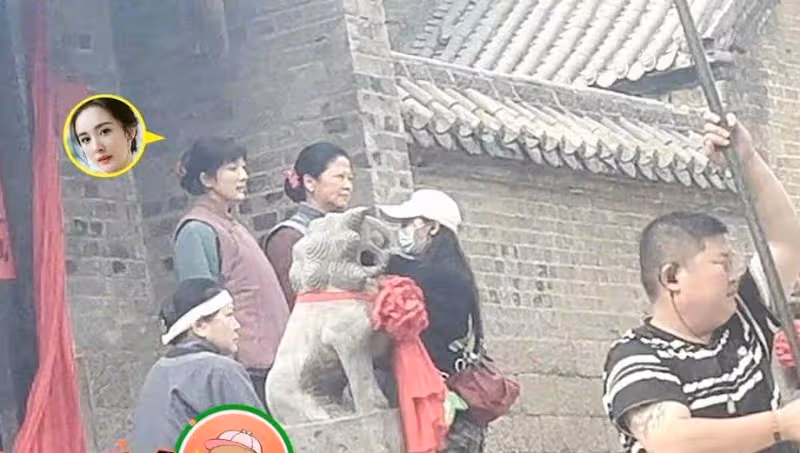 楊冪又轉型了,農村照露出,差點認不出