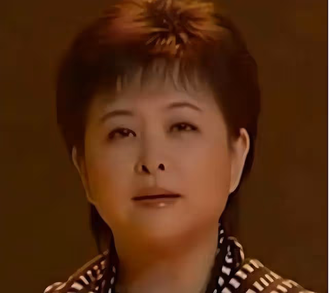 央視女主持肖曉琳:退休5個月後病逝他鄉,臨終25字遺言讓人淚目