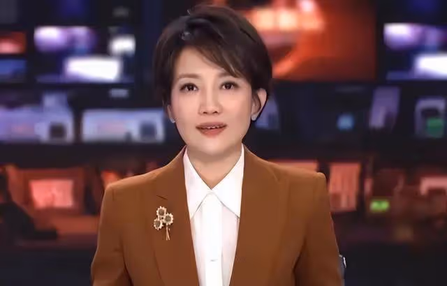 央視新聞一姐王端端:直播時公然落淚引爭議,45歲婚姻狀態成謎
