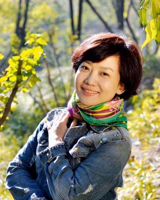 央視新聞一姐王端端:直播時公然落淚引爭議,45歲婚姻狀態成謎