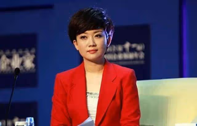 央視新聞一姐王端端:直播時公然落淚引爭議,45歲婚姻狀態成謎