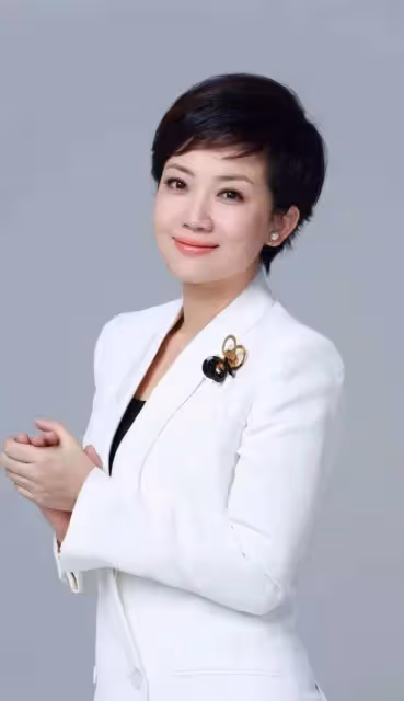 央視新聞一姐王端端:直播時公然落淚引爭議,45歲婚姻狀態成謎